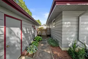 N85W18195 Lawrence Ave, Menomonee Falls, WI 53051 - Photo 6