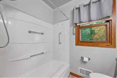 N85W18195  Lawrence Ave, Menomonee Falls, WI 53051 - Photo 20