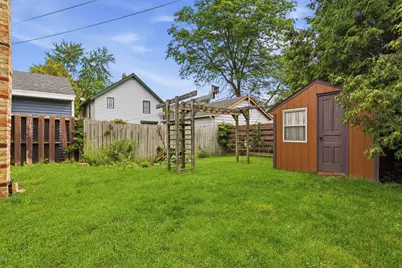 851 N 10th St, Manitowoc, WI 54220 - Photo 40
