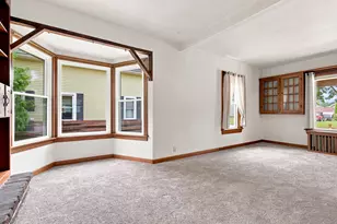 851 N 10th St, Manitowoc, WI 54220 - Photo 12