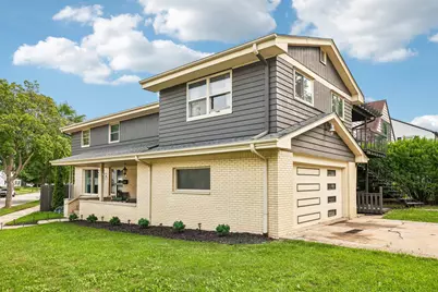 9625 W Metcalf Pl, Milwaukee, WI 53222 - Photo 2