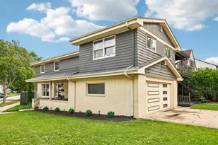 9625 W Metcalf Pl, Milwaukee, WI 53222 - Photo 2