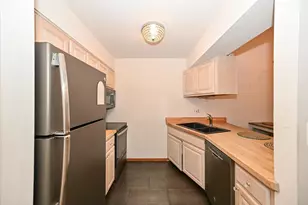4015 S 84th St, Greenfield, WI 53228 - Photo 12