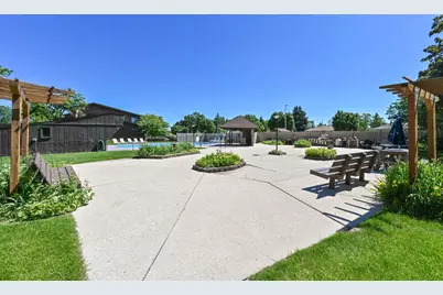 4015 S 84th St #8, Greenfield, WI 53228 - Photo 34