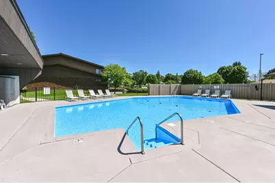 4015 S 84th St #8, Greenfield, WI 53228 - Photo 32