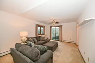 4015 S 84th St, Greenfield, WI 53228 - Photo 8