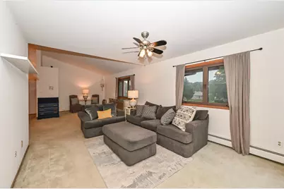 4015 S 84th St #8, Greenfield, WI 53228 - Photo 6