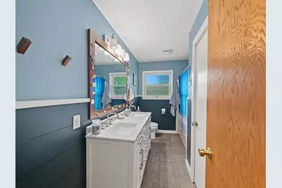 5421  Eastland Way, Madison, WI 53716 - Photo 8
