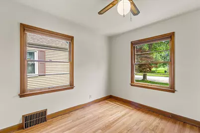 1818 E Fernwood Ave, Milwaukee, WI 53207 - Photo 16