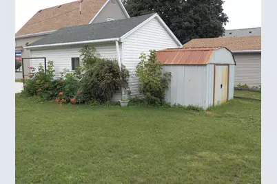 1015 S 18 St, Manitowoc, WI 54220 - Photo 36