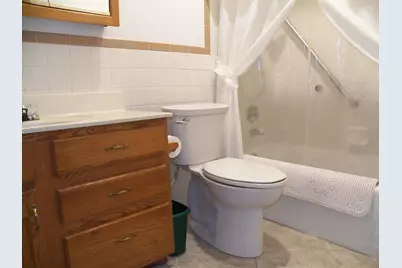 1015 S 18 St, Manitowoc, WI 54220 - Photo 16