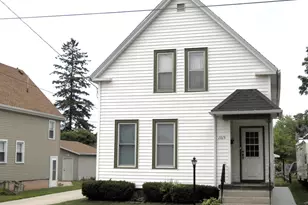 1015 S 18th St, Manitowoc, WI 54220 - Photo 1
