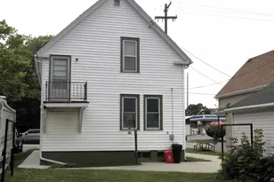 1015 S 18th St, Manitowoc, WI 54220 - Photo 4