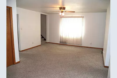 1015 S 18 St, Manitowoc, WI 54220 - Photo 2