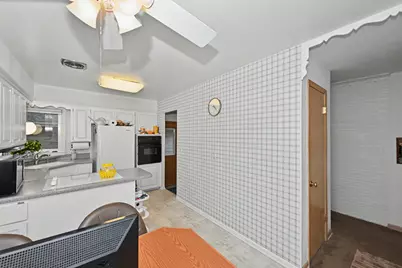 4036 N 81st St, Milwaukee, WI 53222 - Photo 8
