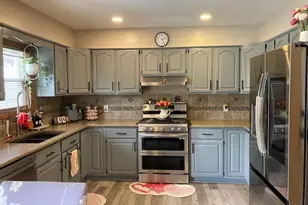4145 W Anita Ln, Franklin, WI 53132 - Photo 2