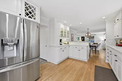 6209 N Berkeley Blvd, Whitefish Bay, WI 53217 - Photo 10