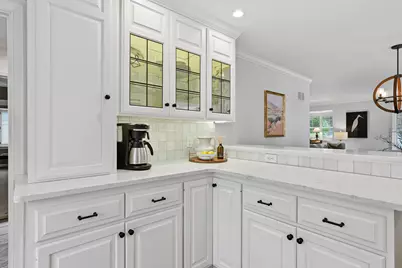 6209 N Berkeley Blvd, Whitefish Bay, WI 53217 - Photo 14