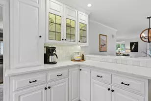 6209 N Berkeley Blvd, Whitefish Bay, WI 53217 - Photo 14