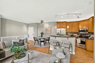 1515 N Van Buren St, Milwaukee, WI 53202 - Photo 6
