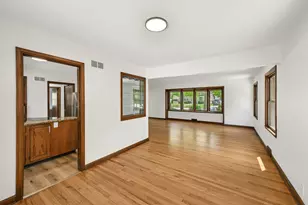 6319 N Bay Ridge Ave, Whitefish Bay, WI 53217 - Photo 10