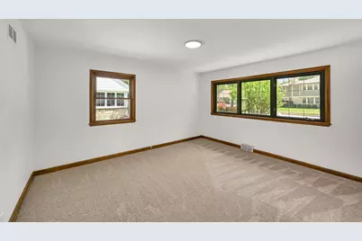 6319 N Bay Ridge Ave, Whitefish Bay, WI 53217 - Photo 18