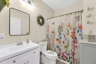 8615 S Stratford Rd, Oak Creek, WI 53154 - Photo 24