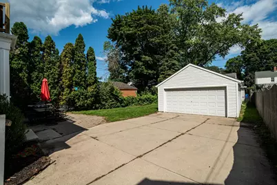 5412 N Bay Ridge Ave, Whitefish Bay, WI 53217 - Photo 32