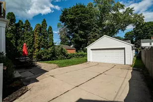 5412 N Bay Ridge Ave, Whitefish Bay, WI 53217 - Photo 32