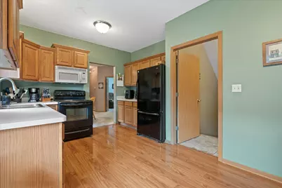 3210 E Donald Ave, Cudahy, WI 53110 - Photo 16