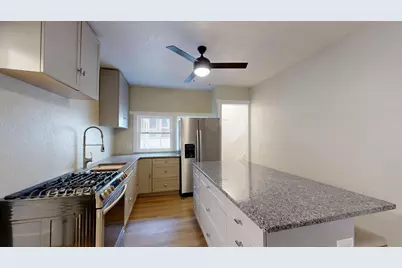 1303  Avon St #1301, La Crosse, WI 54603 - Photo 4