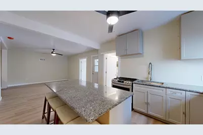 1303  Avon St #1301, La Crosse, WI 54603 - Photo 6