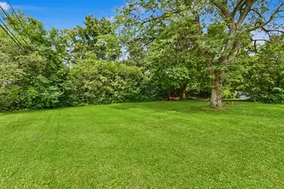 7820 W Barnard Ave, Greenfield, WI 53220 - Photo 36