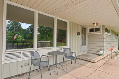7820 W Barnard Ave, Greenfield, WI 53220 - Photo 2