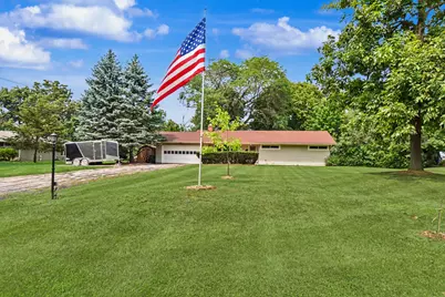7820 W Barnard Ave, Greenfield, WI 53220 - Photo 4