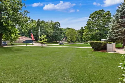 7820 W Barnard Ave, Greenfield, WI 53220 - Photo 30