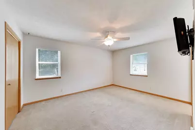 809  Spruce St, Twin Lakes, WI 53181 - Photo 14