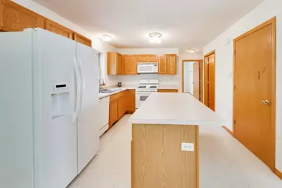 809  Spruce St, Twin Lakes, WI 53181 - Photo 8