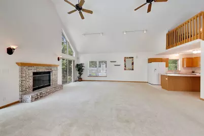 809  Spruce St, Twin Lakes, WI 53181 - Photo 4