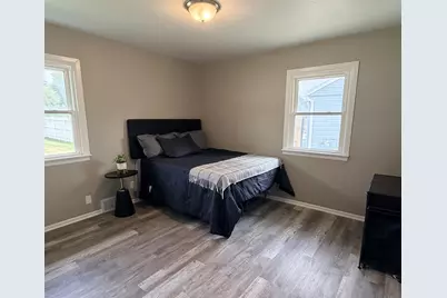 3230 S 112th St, West Allis, WI 53227 - Photo 10