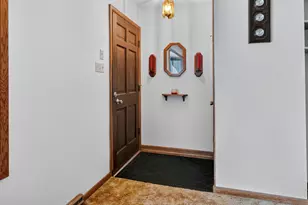 8826 S Patricia Blvd, Oak Creek, WI 53154 - Photo 6