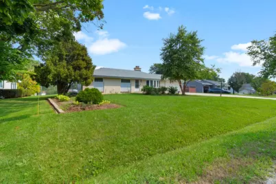 8826 S Patricia Blvd, Oak Creek, WI 53154 - Photo 4