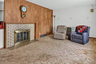 8826 S Patricia Blvd, Oak Creek, WI 53154 - Photo 8