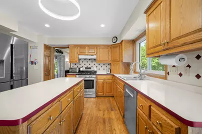 149  Hickory Dr, Delafield, WI 53018 - Photo 8