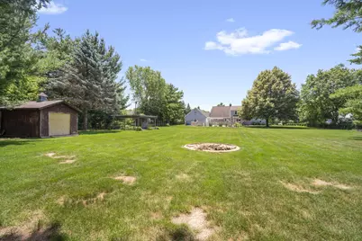 149  Hickory Dr, Delafield, WI 53018 - Photo 38