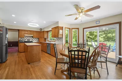 149  Hickory Dr, Delafield, WI 53018 - Photo 6