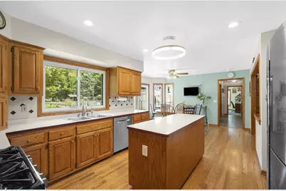 149  Hickory Dr, Delafield, WI 53018 - Photo 10