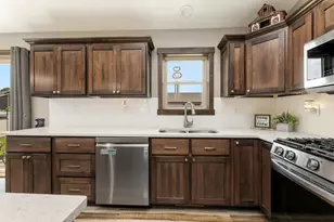 1912 McGilvray Way, Holmen, WI 54636 - Photo 12