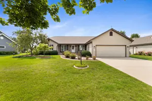 6871 S Dory Dr, Franklin, WI 53132 - Photo 1