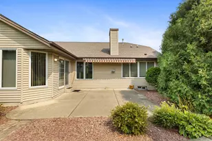 6871 S Dory Dr, Franklin, WI 53132 - Photo 6